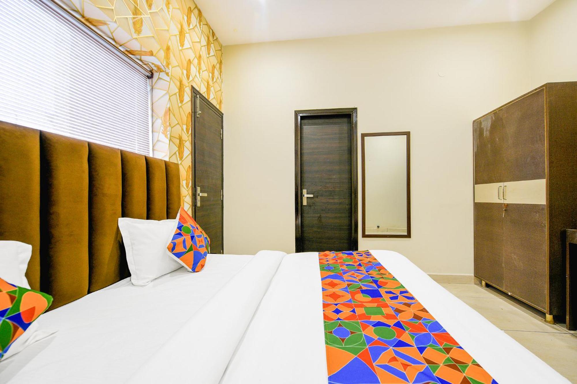 Fabhotel Royal Regency I Ludhiana Exteriör bild