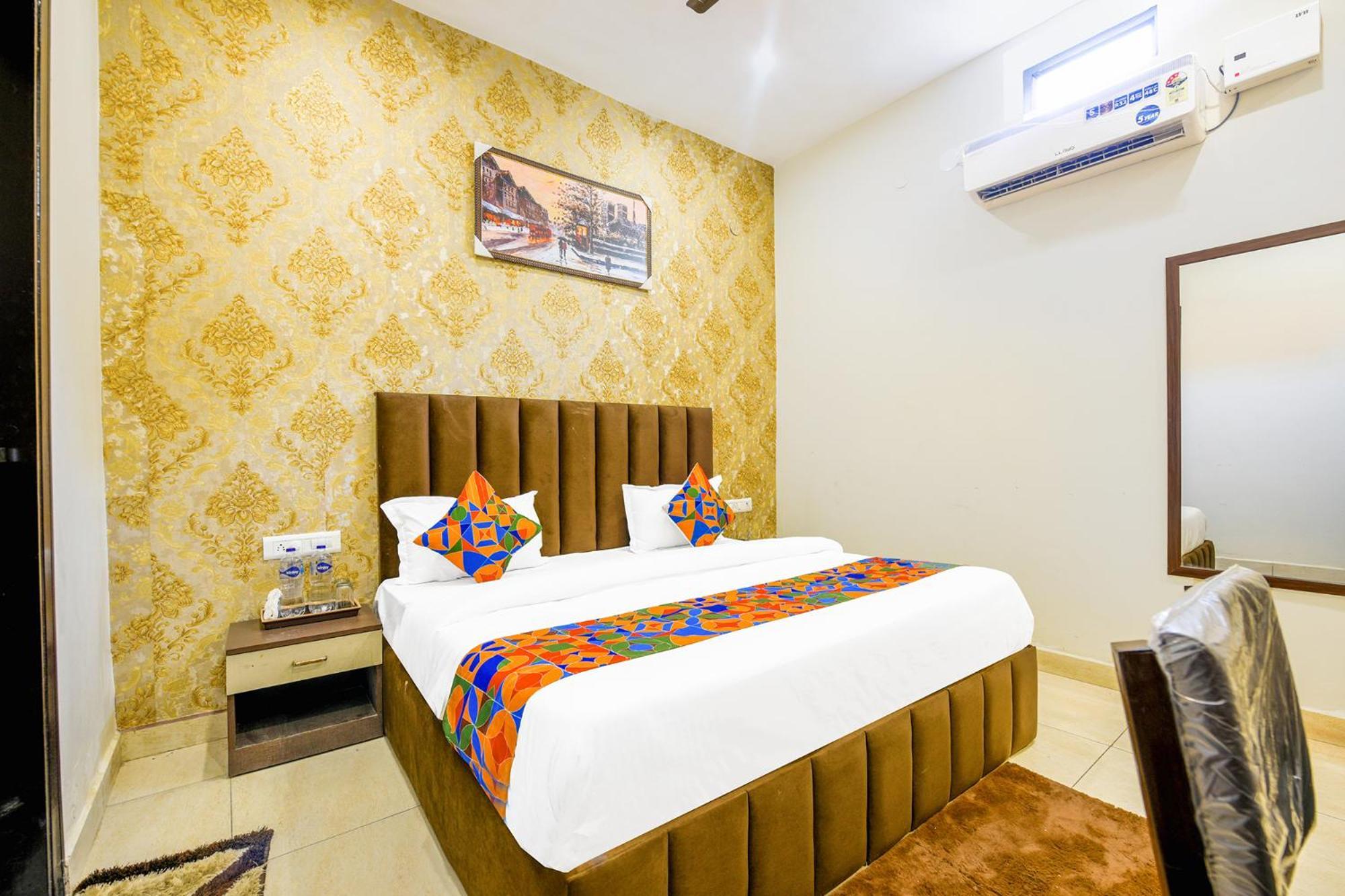 Fabhotel Royal Regency I Ludhiana Exteriör bild