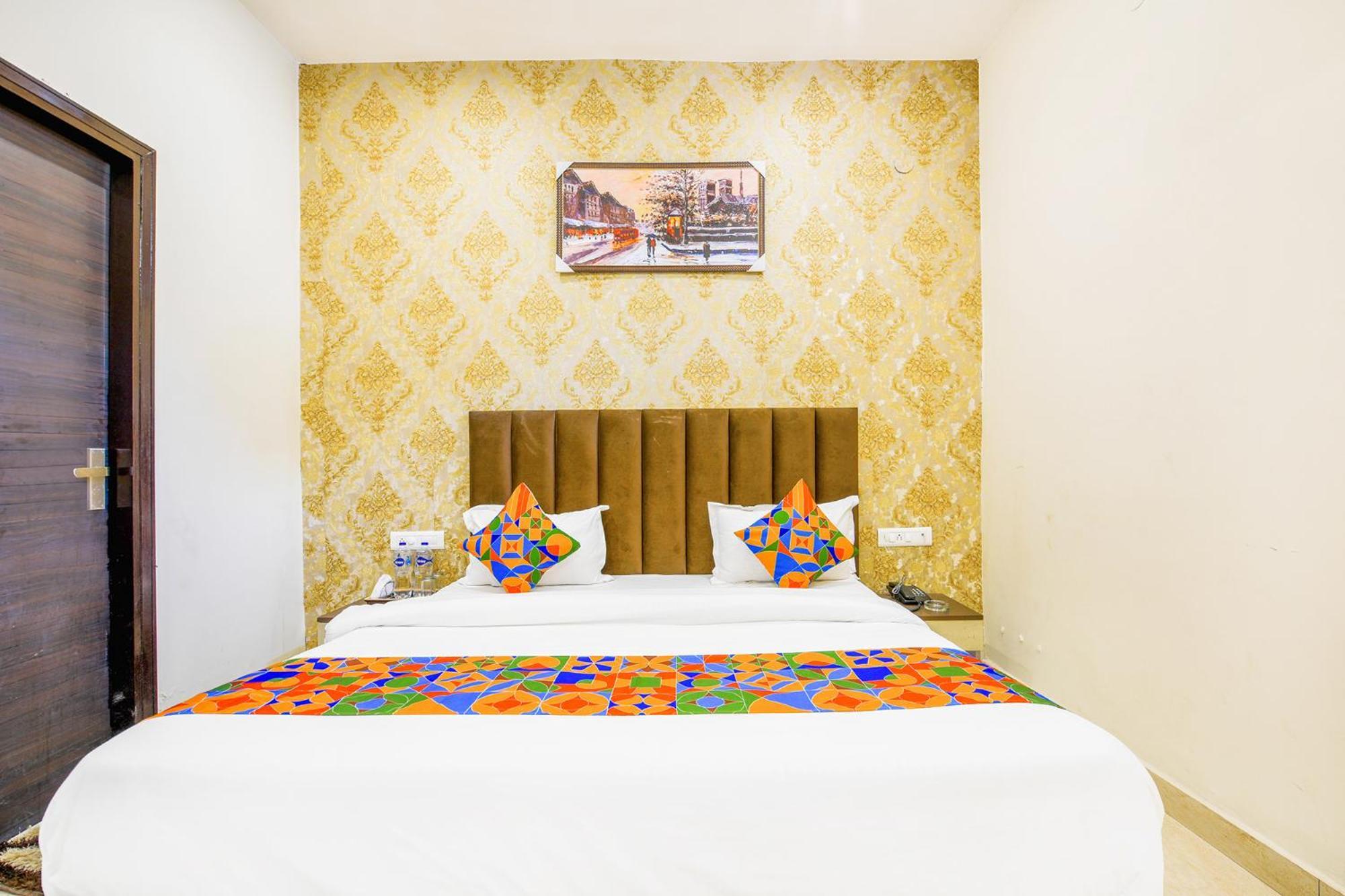 Fabhotel Royal Regency I Ludhiana Exteriör bild