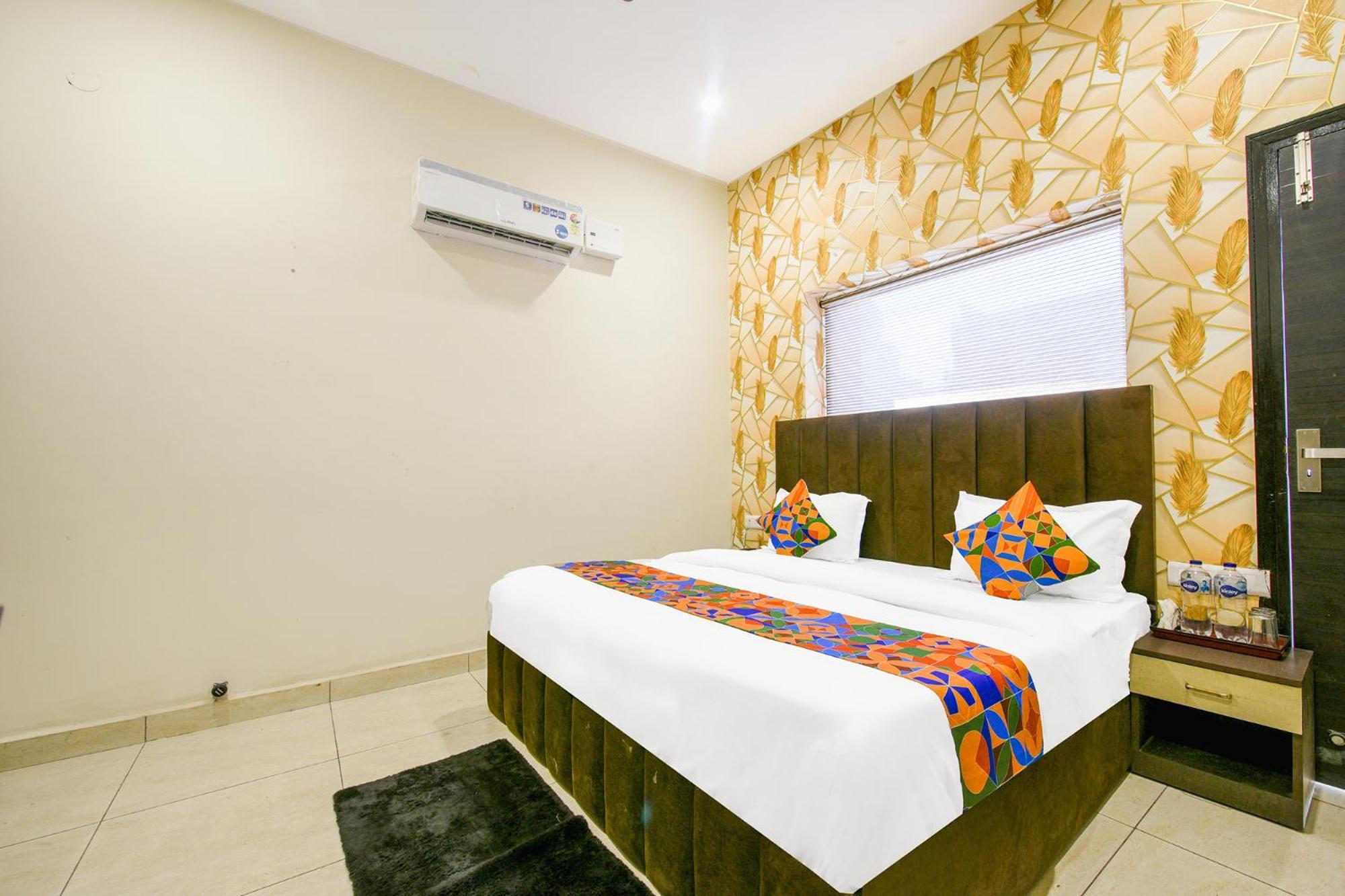 Fabhotel Royal Regency I Ludhiana Exteriör bild