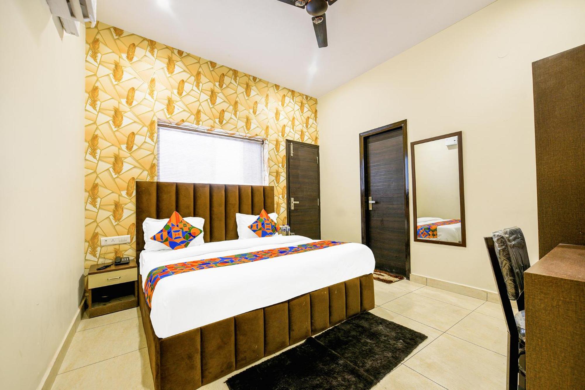 Fabhotel Royal Regency I Ludhiana Exteriör bild