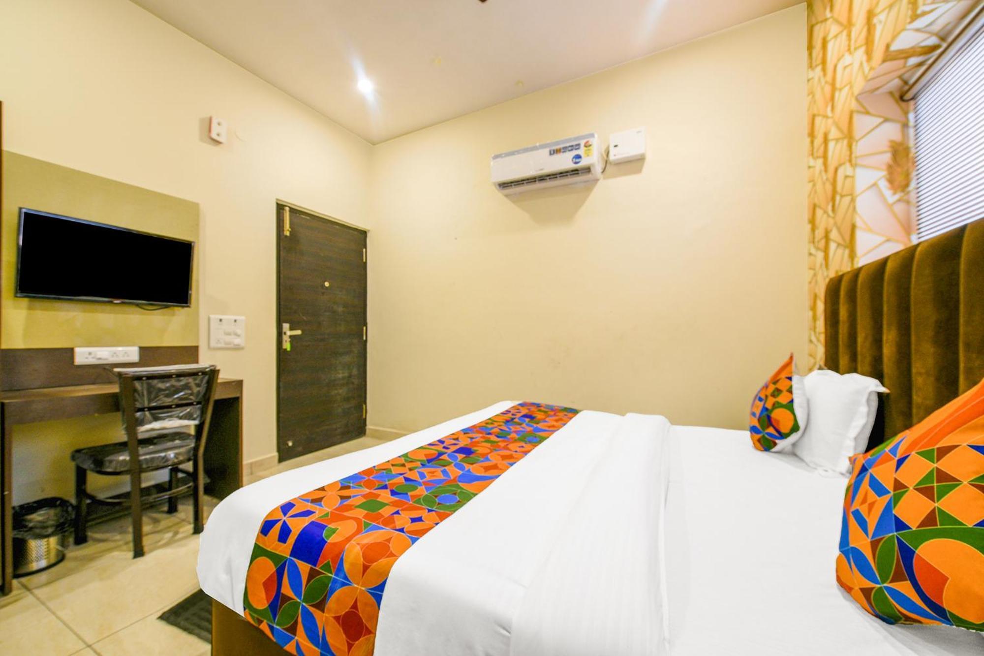 Fabhotel Royal Regency I Ludhiana Exteriör bild