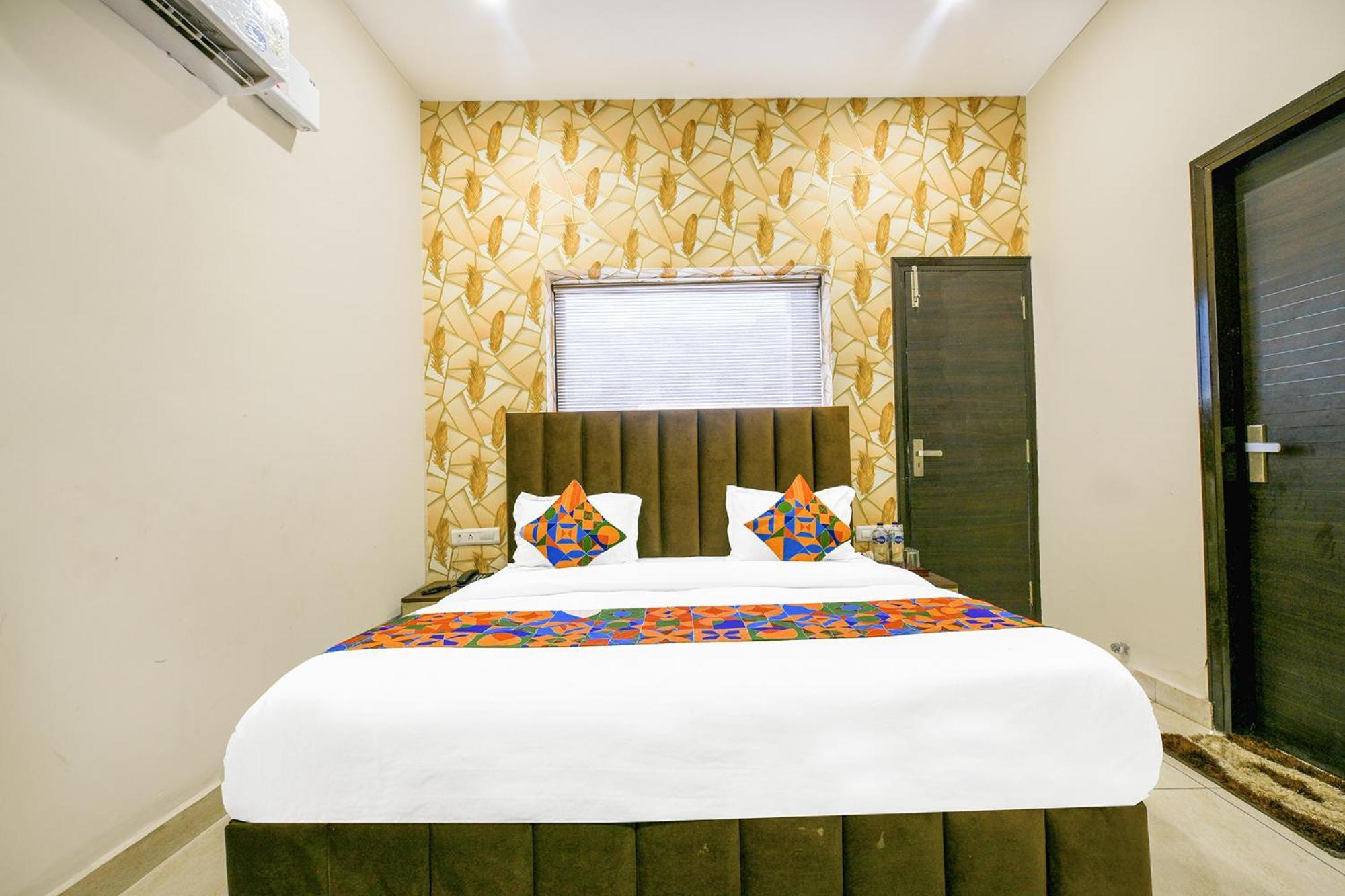 Fabhotel Royal Regency I Ludhiana Exteriör bild